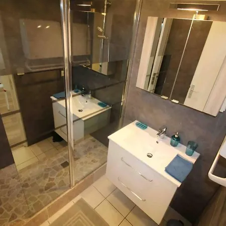 Le Chanzy Apartment